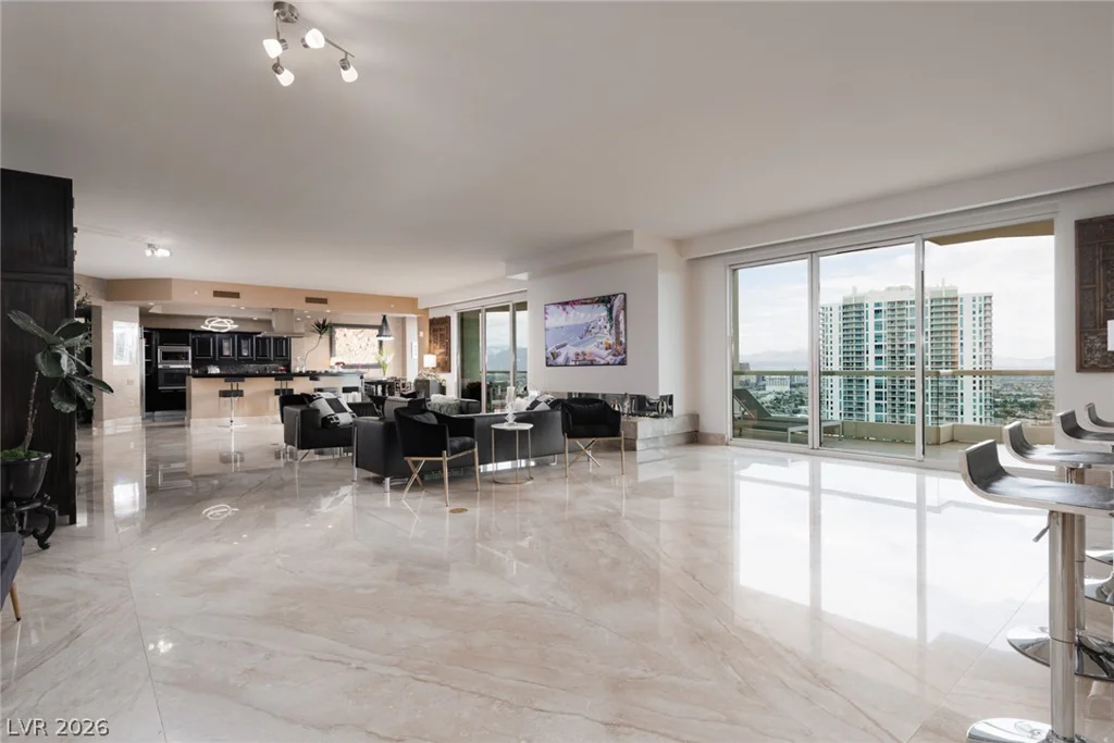 2777 Paradise Rd, Las Vegas, NV 89109