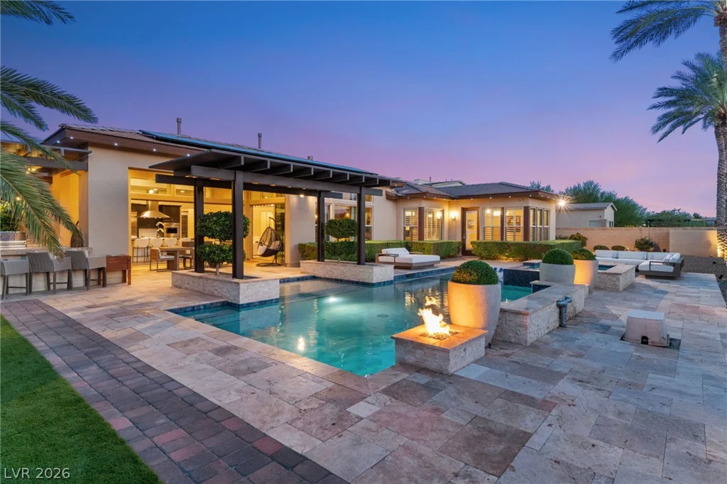 8255 Canyon Tree, Las Vegas, NV 89113