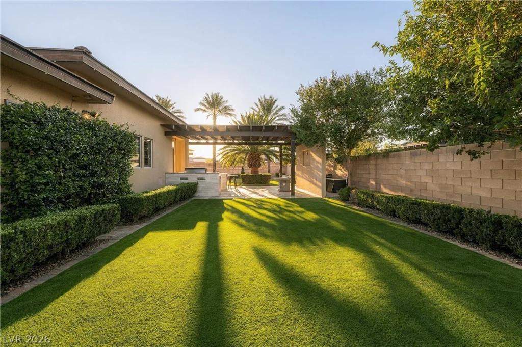 8255 Canyon Tree, Las Vegas, NV 89113