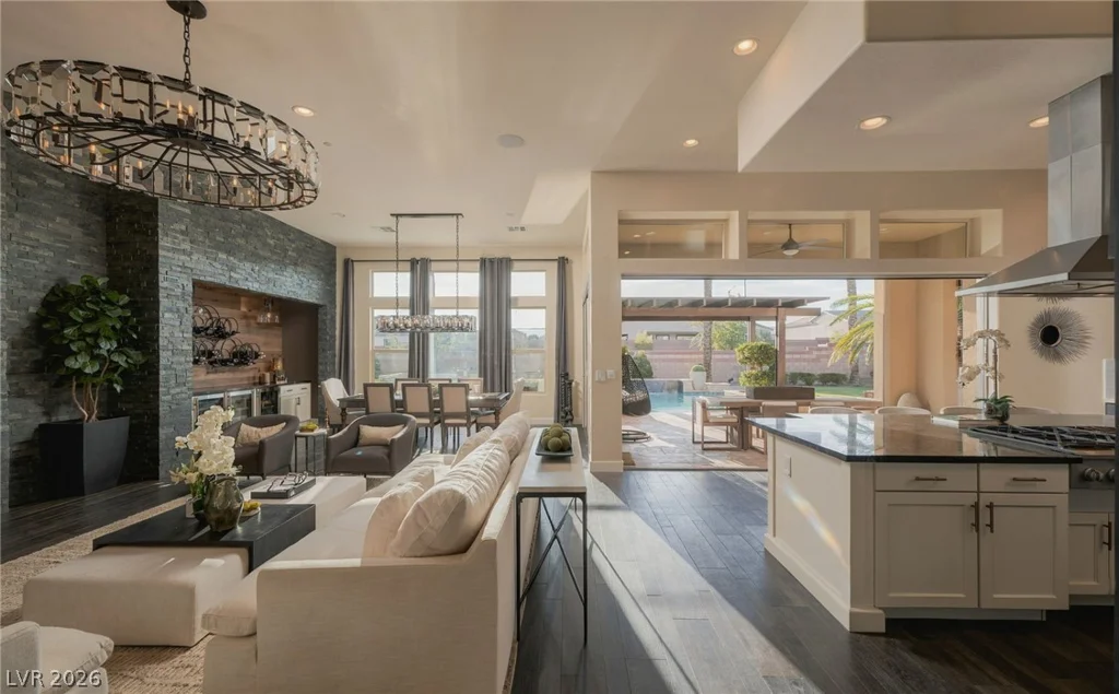8255 Canyon Tree, Las Vegas, NV 89113