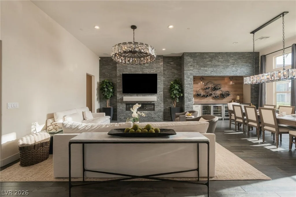 8255 Canyon Tree, Las Vegas, NV 89113