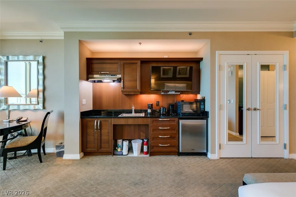 125 HARMON, Las Vegas, NV 89109