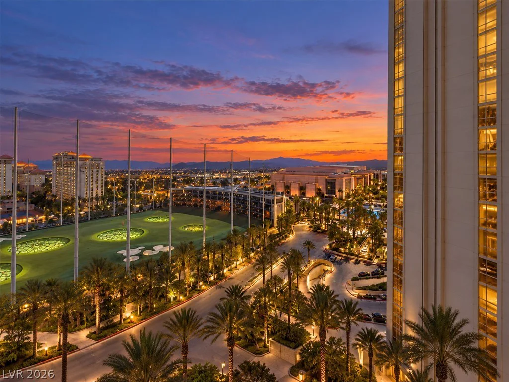 125 HARMON, Las Vegas, NV 89109