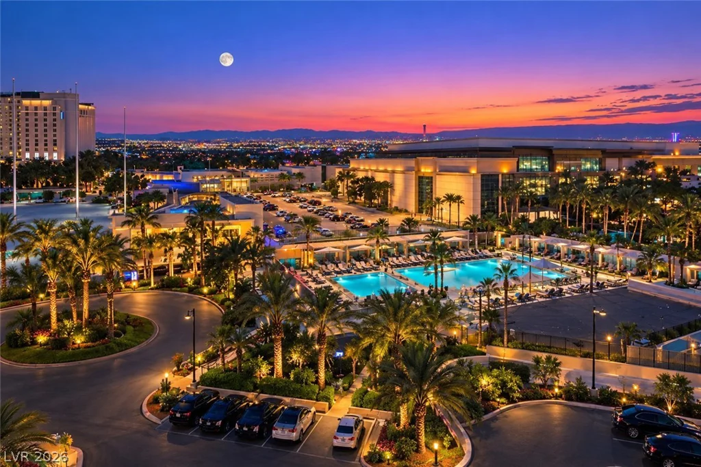 145 HARMON, Las Vegas, NV 89109