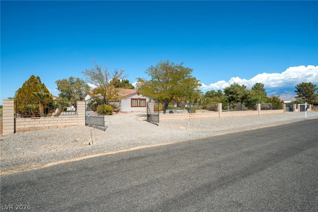 880 Lupin, Pahrump, NV 89048