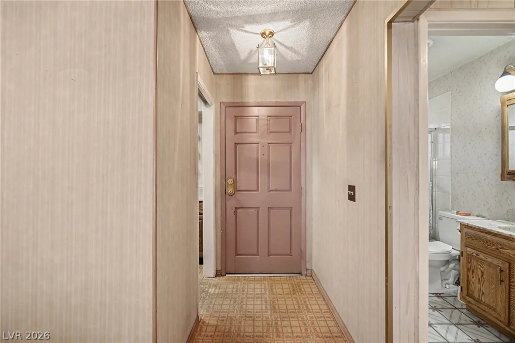 1949 Randa, Las Vegas, NV 89104