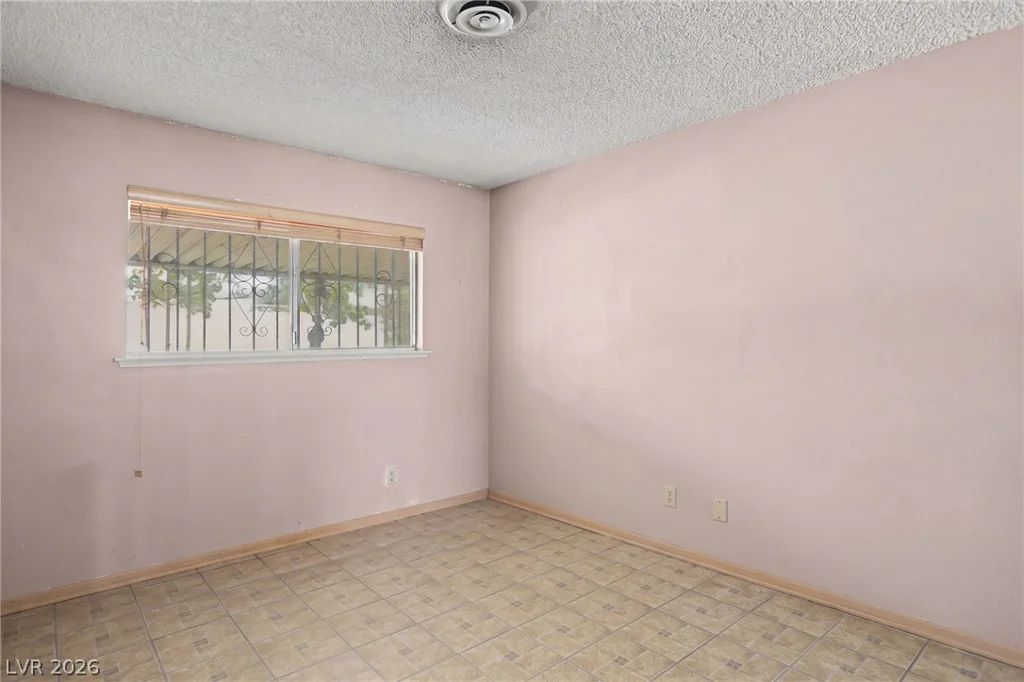 1949 Randa, Las Vegas, NV 89104
