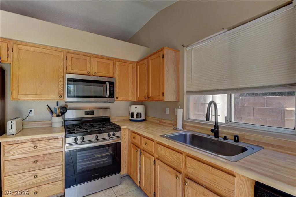 1263 Shimmering Glen, Henderson, NV 89014