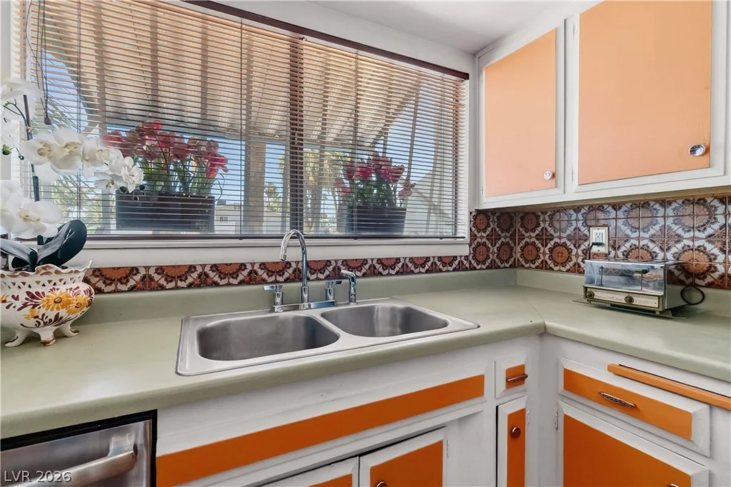 3232 Pawnee, Las Vegas, NV 89169