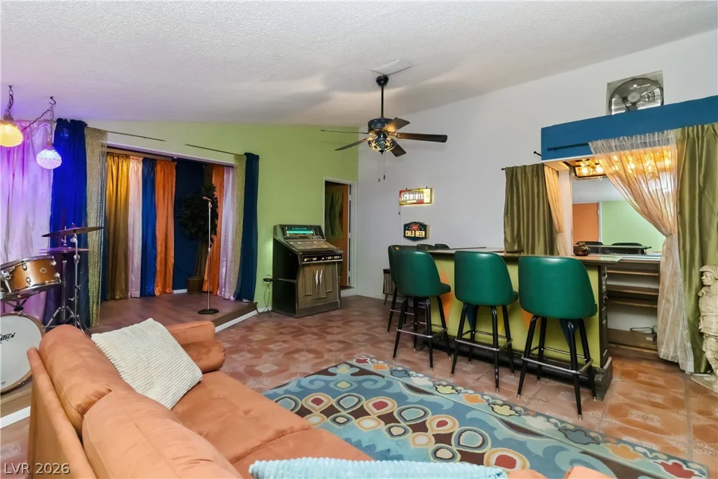 3232 Pawnee, Las Vegas, NV 89169