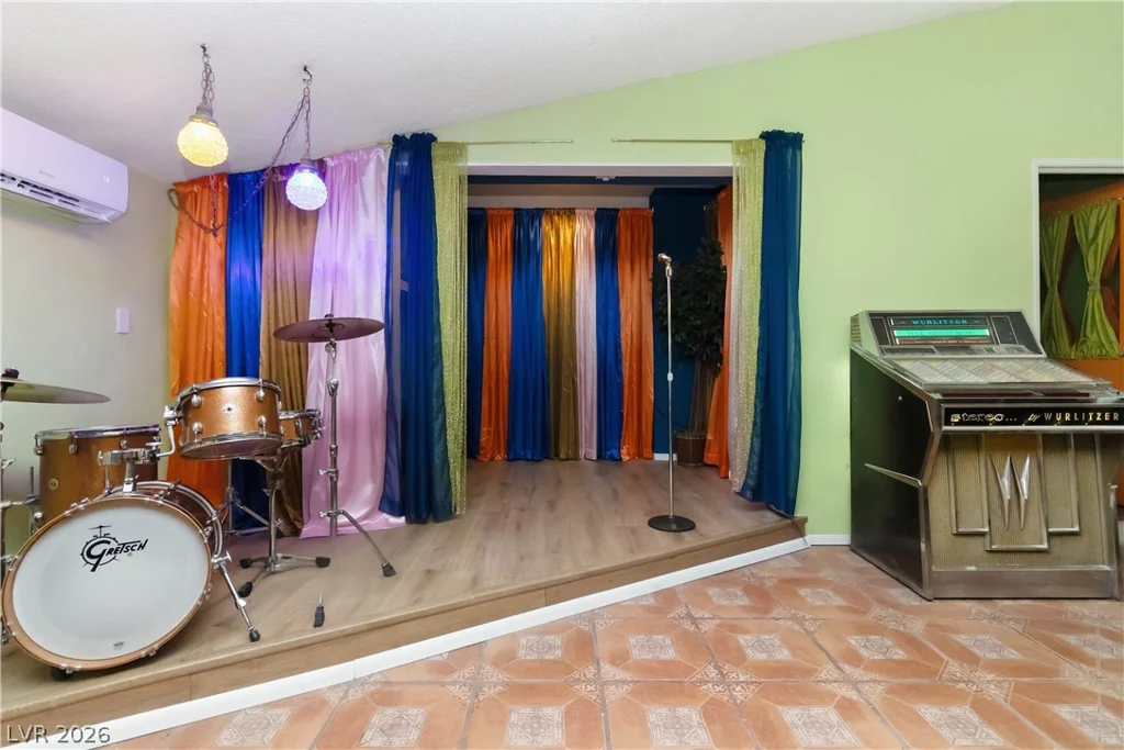 3232 Pawnee, Las Vegas, NV 89169