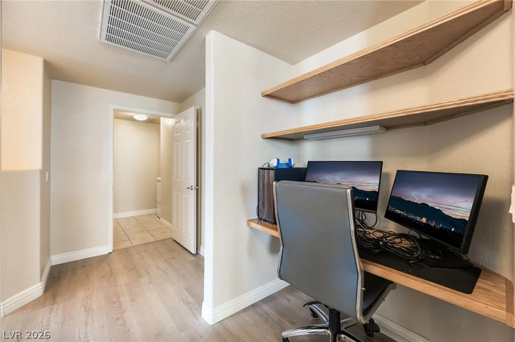 9975 Peace, Las Vegas, NV 89147