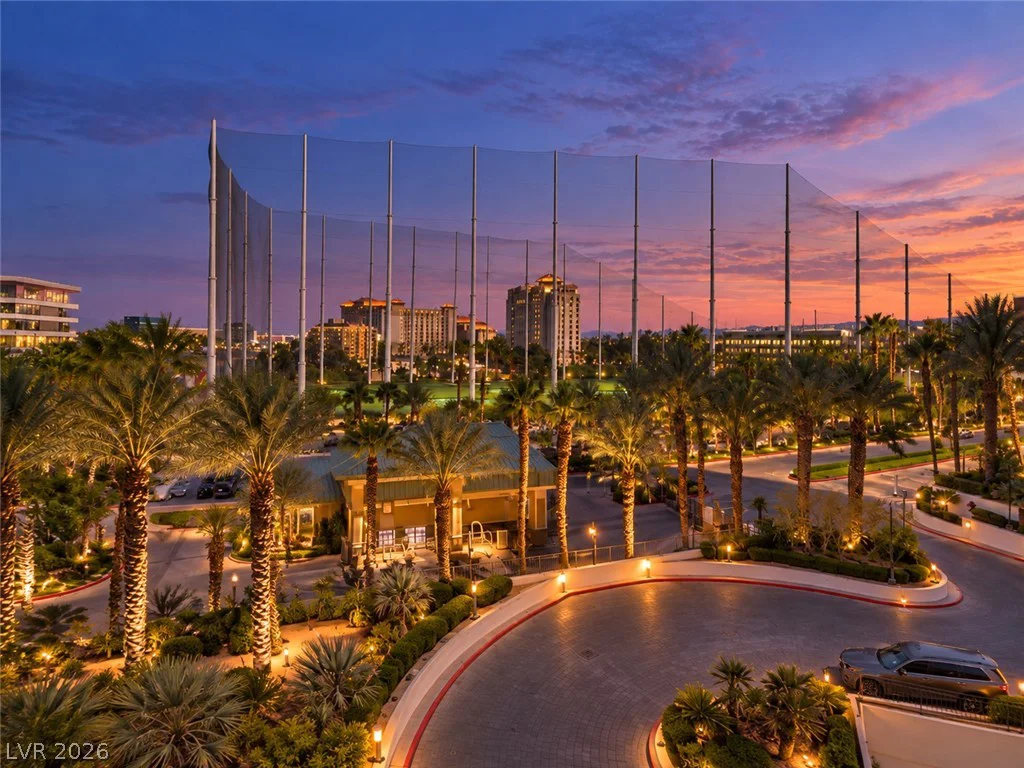 125 HARMON, Las Vegas, NV 89109