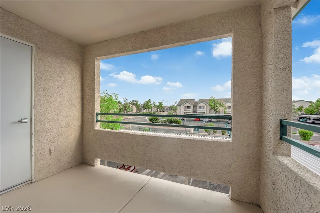 5111 Lindell, Las Vegas, NV 89118