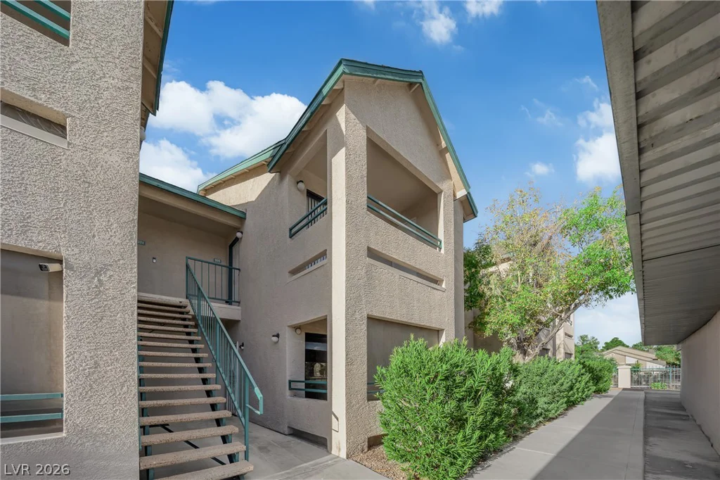 5111 Lindell, Las Vegas, NV 89118