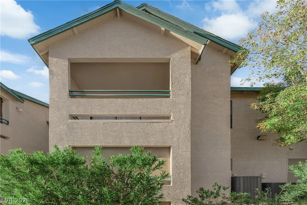 5111 Lindell, Las Vegas, NV 89118