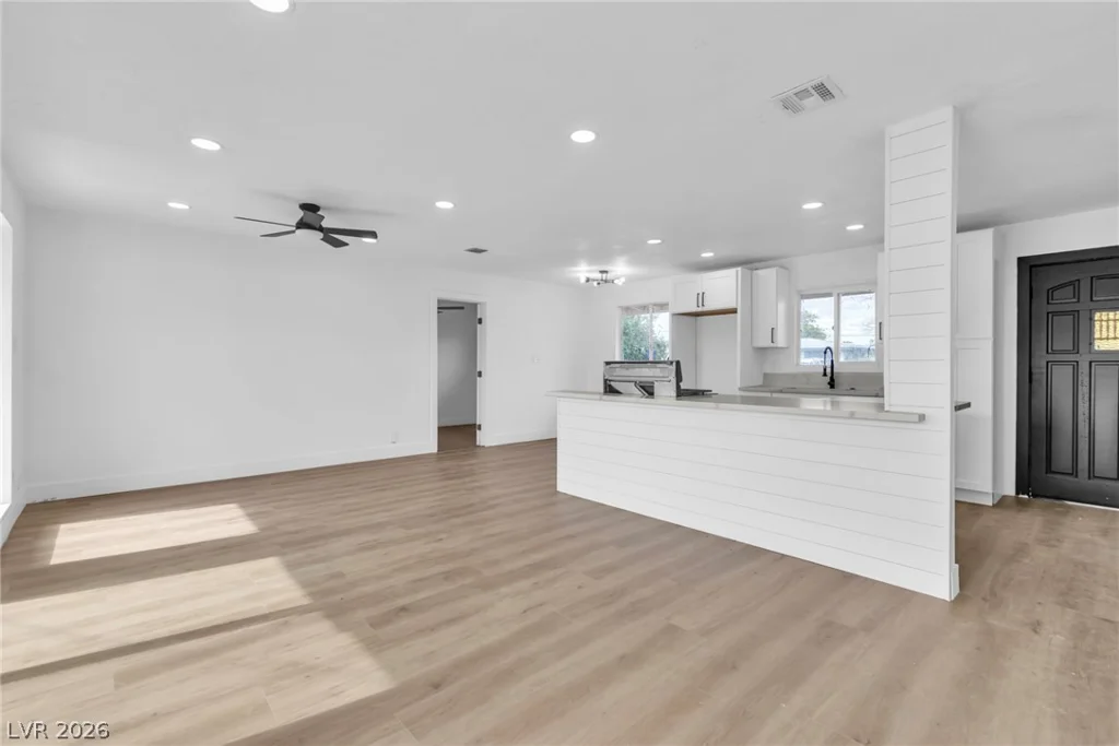 1115 Arrowhead, Las Vegas, NV 89106