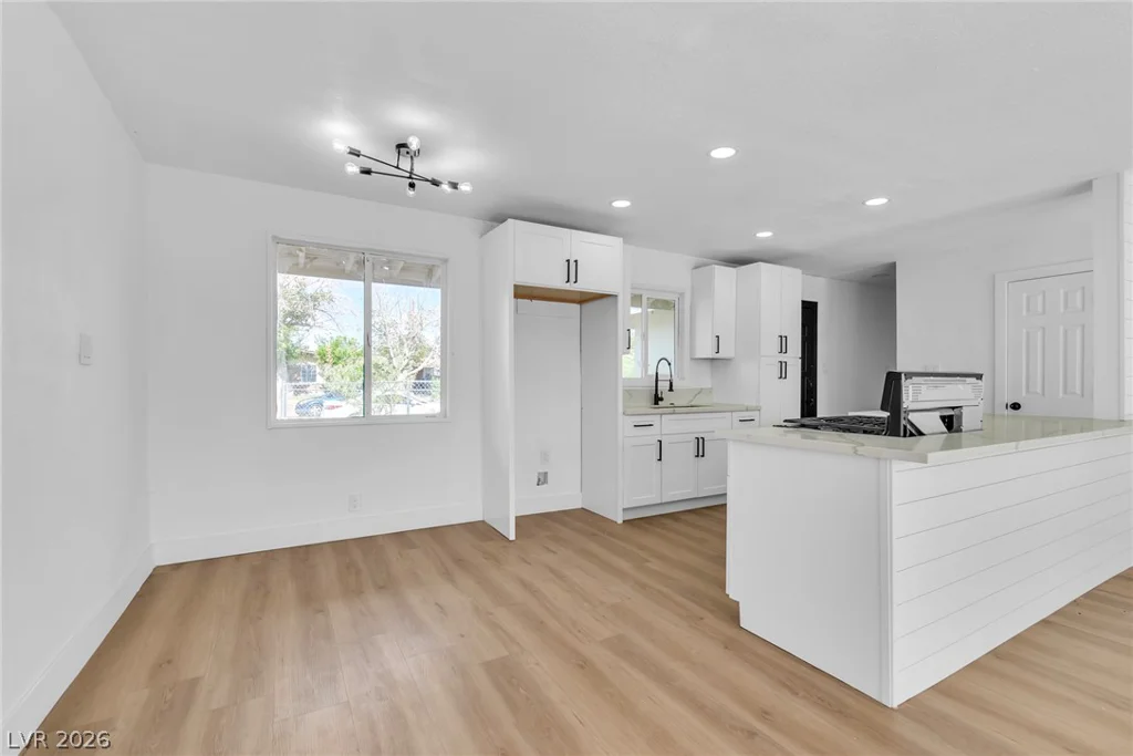 1115 Arrowhead, Las Vegas, NV 89106