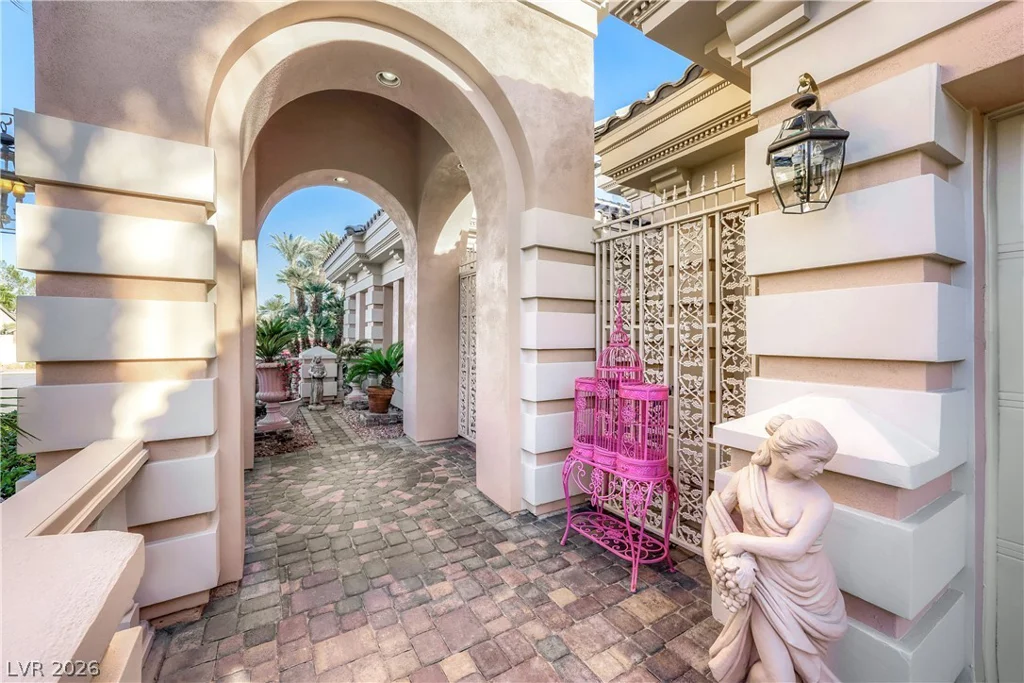 277 Dark Forest, Las Vegas, NV 89123