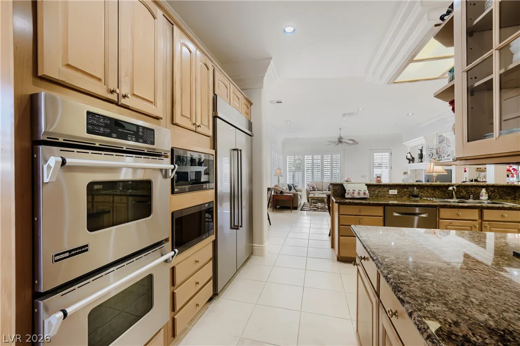 277 Dark Forest, Las Vegas, NV 89123