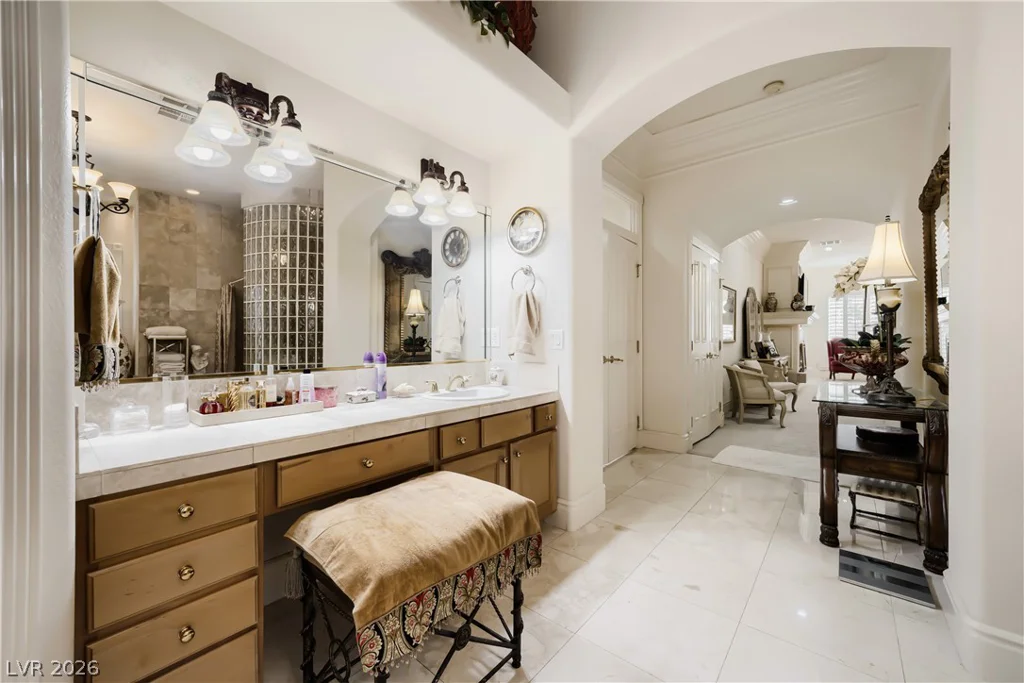 277 Dark Forest, Las Vegas, NV 89123