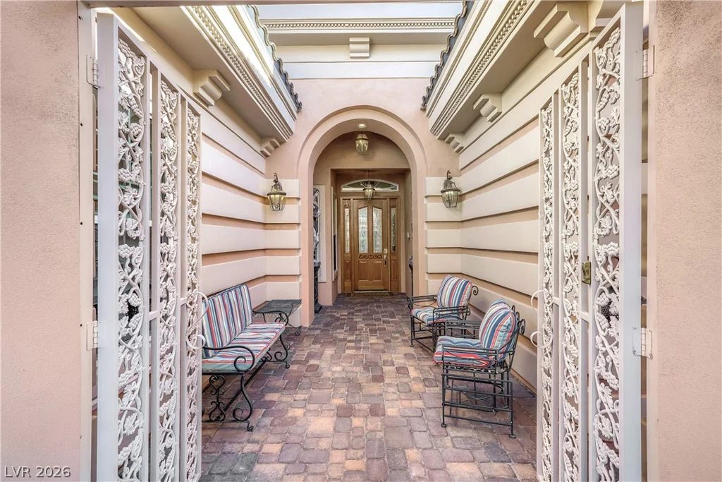 277 Dark Forest, Las Vegas, NV 89123