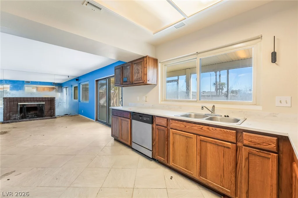 4640 Freshwater, Las Vegas, NV 89103