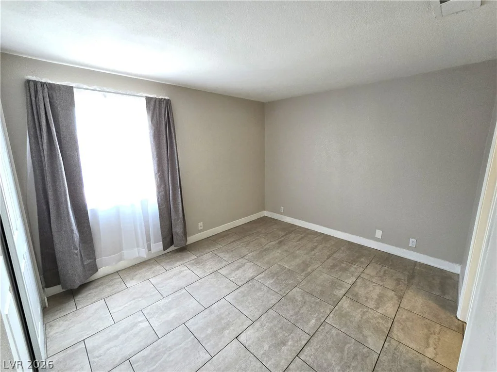 4300 Lamont, Las Vegas, NV 89115