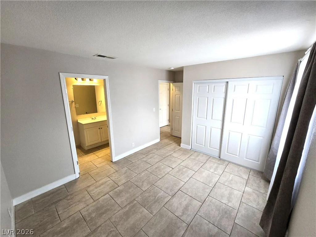 4300 Lamont, Las Vegas, NV 89115