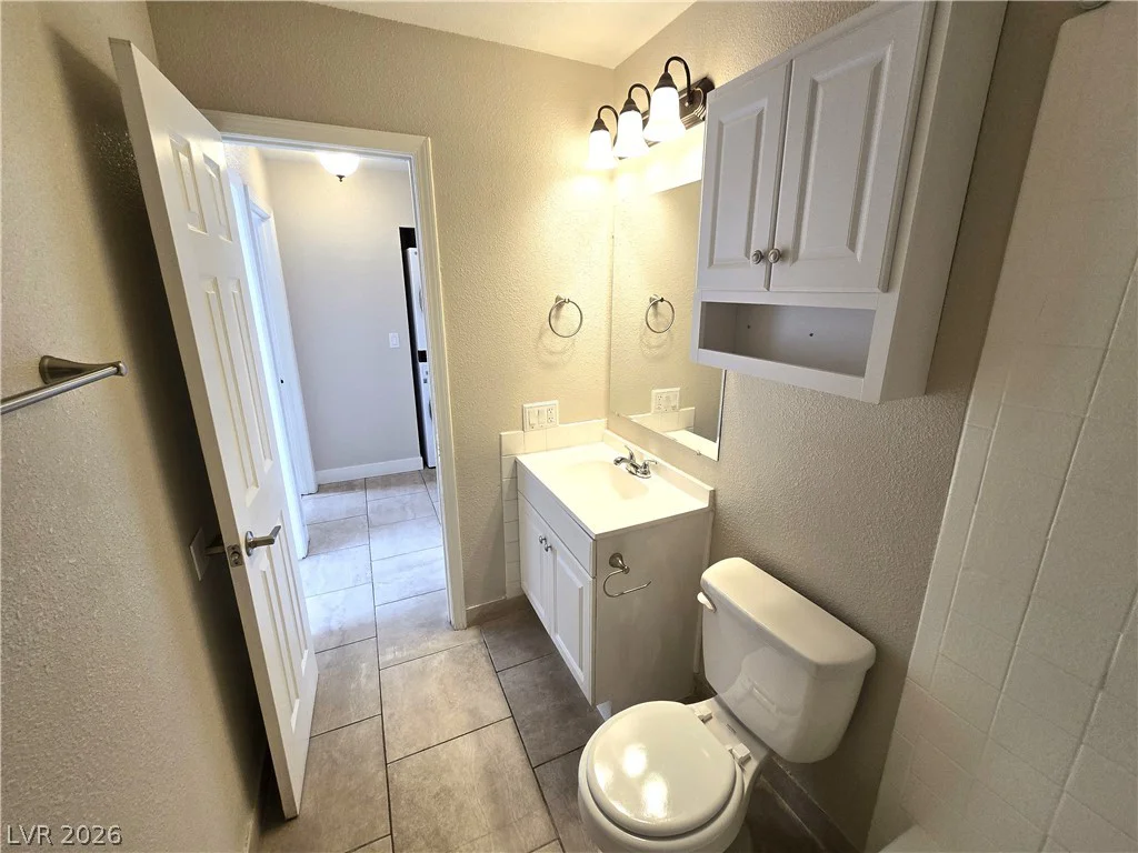 4300 Lamont, Las Vegas, NV 89115
