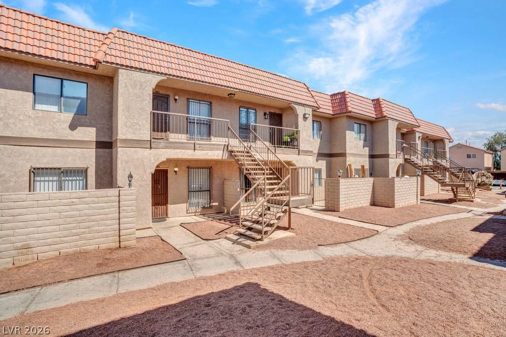 4300 Lamont, Las Vegas, NV 89115