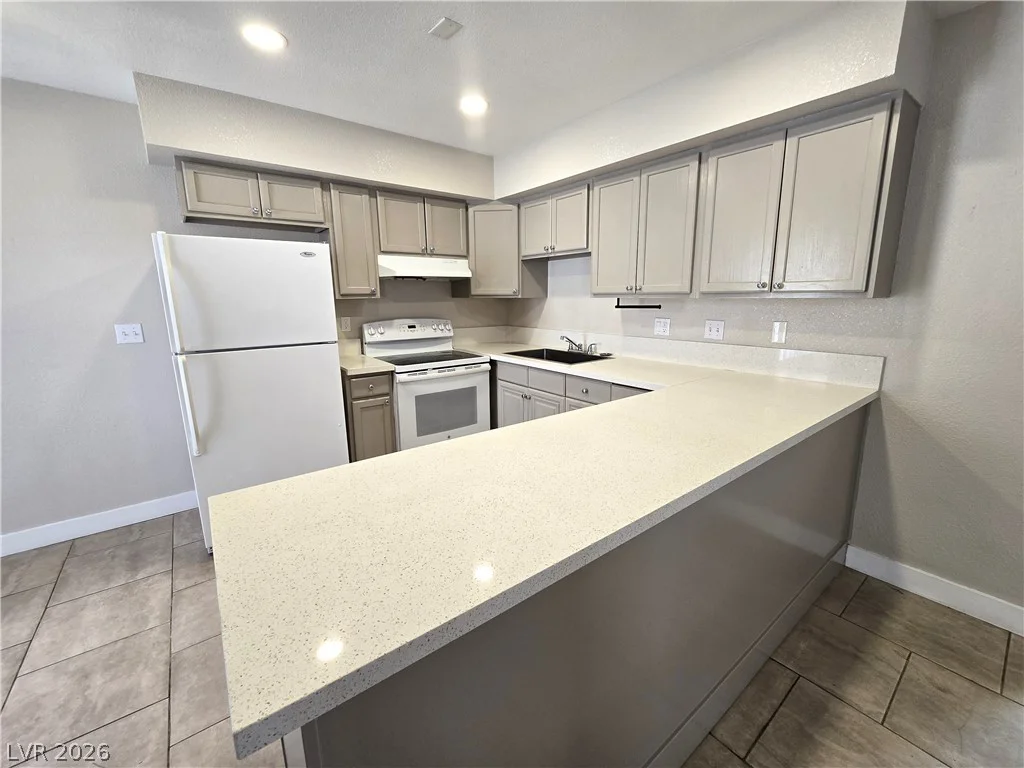 4300 Lamont, Las Vegas, NV 89115