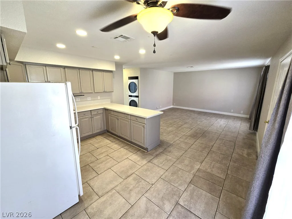 4300 Lamont, Las Vegas, NV 89115