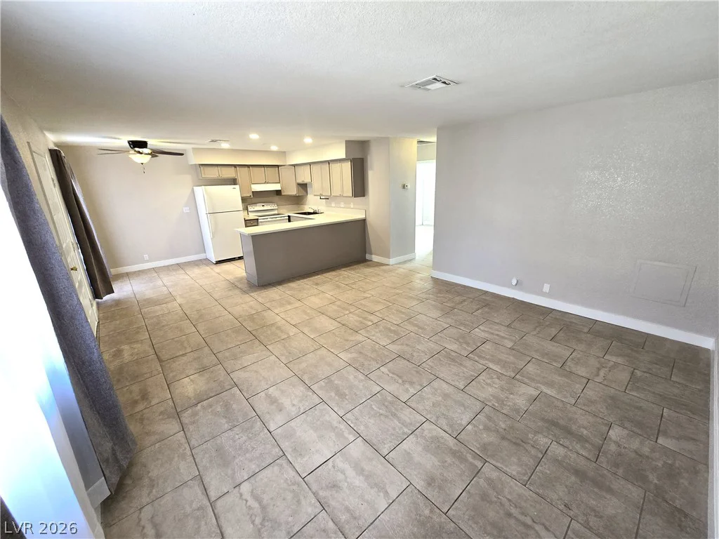 4300 Lamont, Las Vegas, NV 89115