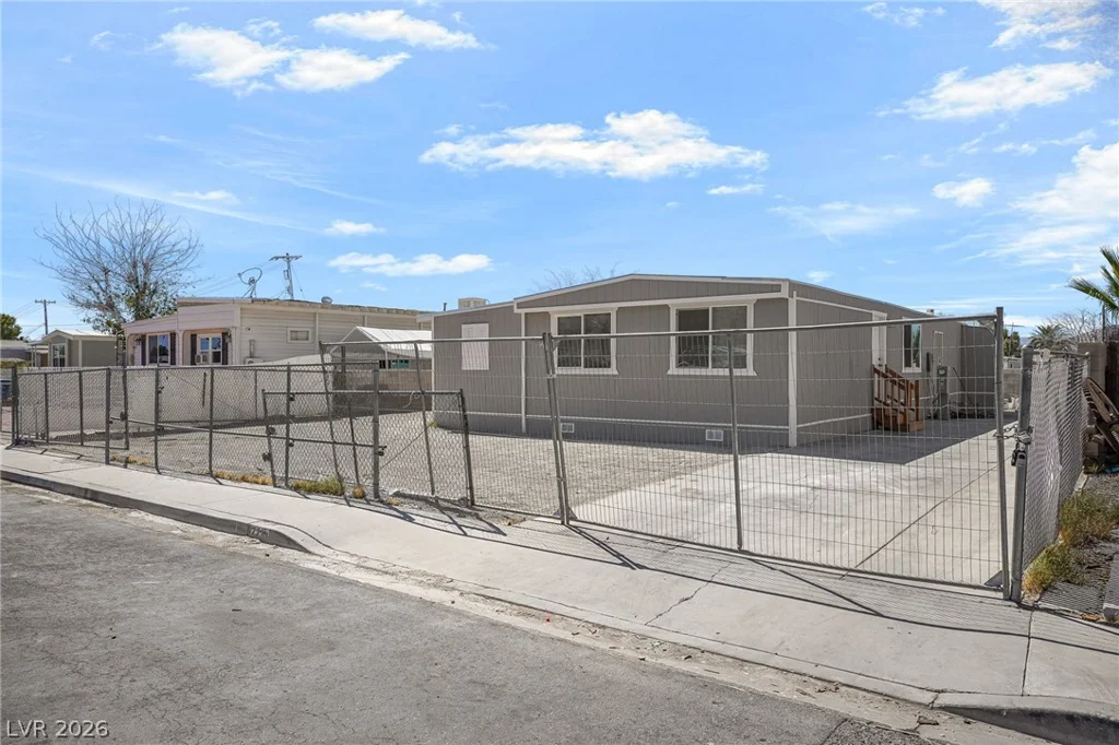 2233 Toiyabe, Las Vegas, NV 89156