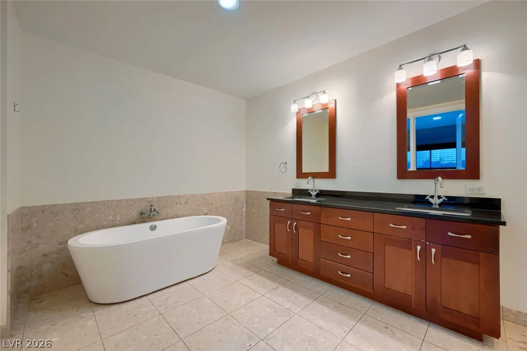 4525 Dean Martin, Las Vegas, NV 89103