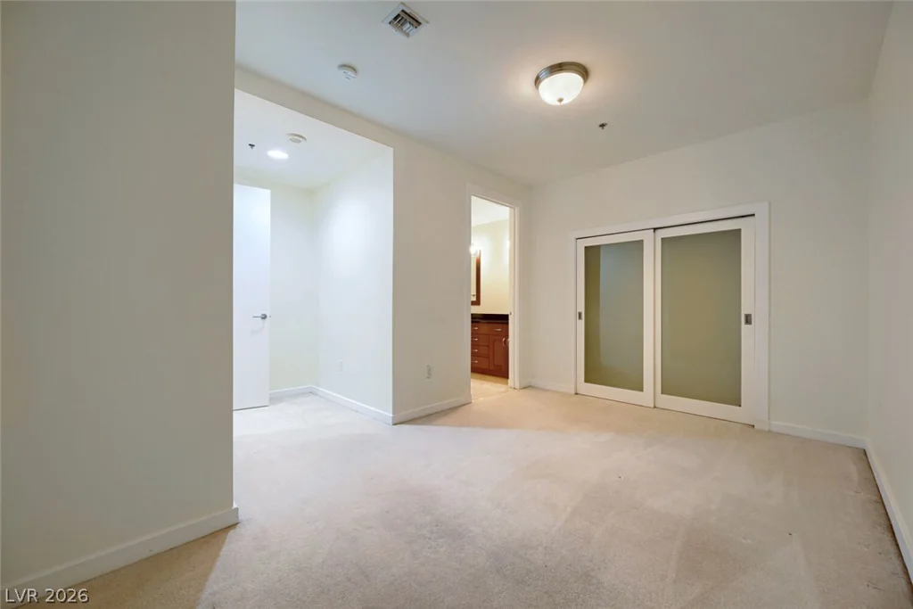4525 Dean Martin, Las Vegas, NV 89103