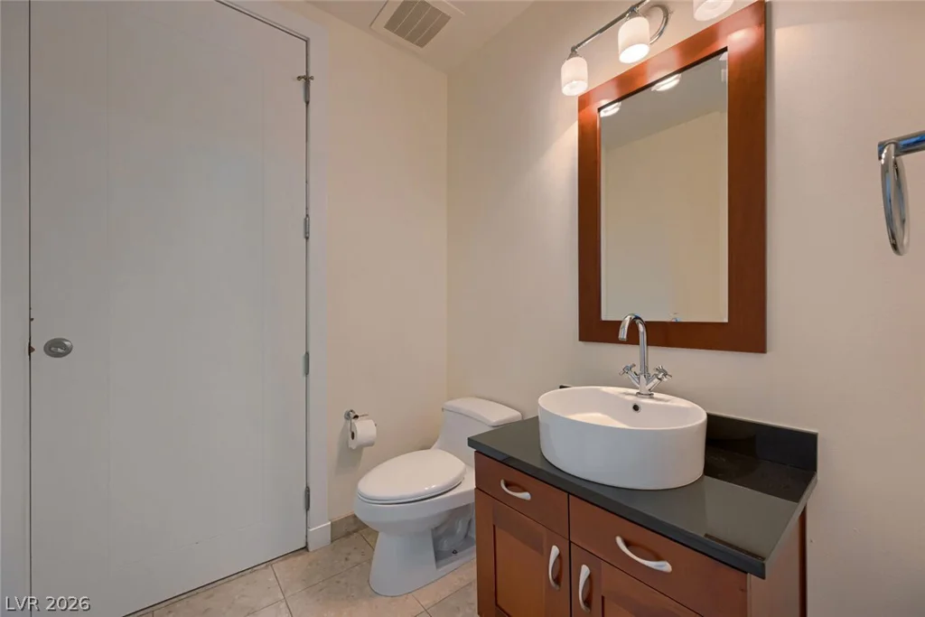 4525 Dean Martin, Las Vegas, NV 89103