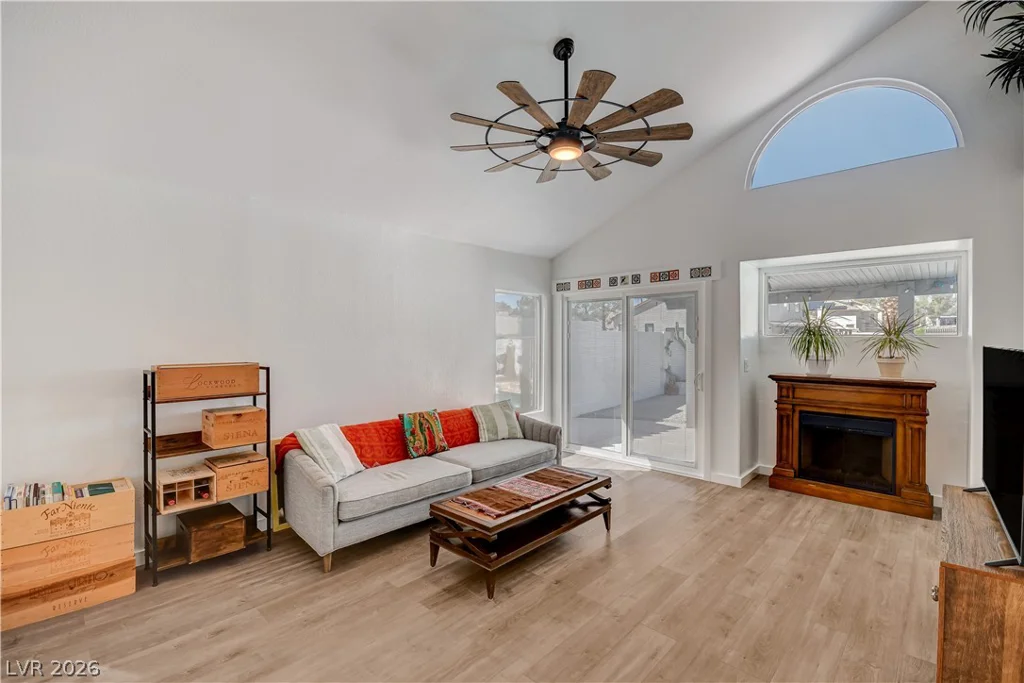 3725 Misty Falls, Las Vegas, NV 89129