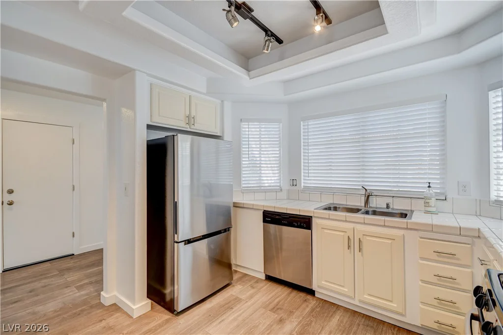 3725 Misty Falls, Las Vegas, NV 89129