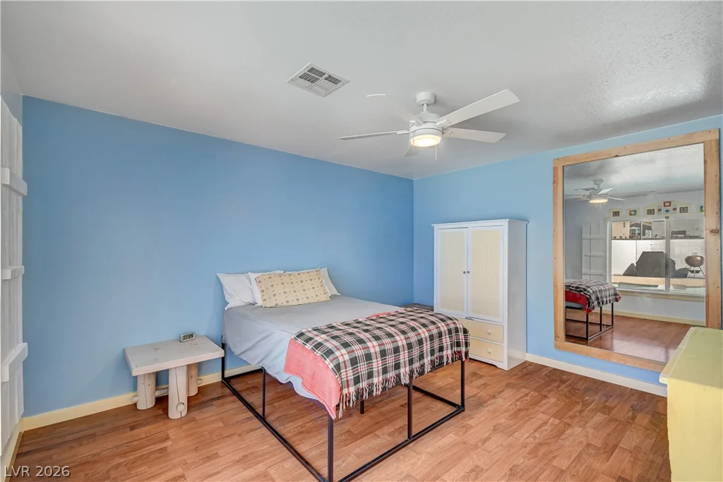 3725 Misty Falls, Las Vegas, NV 89129