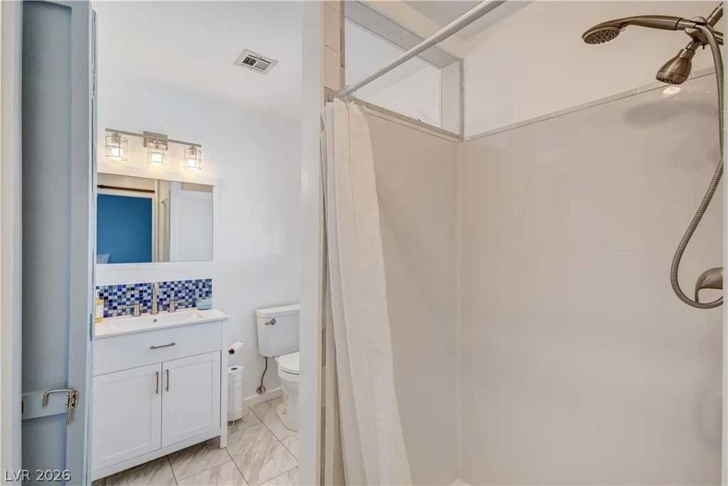 3725 Misty Falls, Las Vegas, NV 89129
