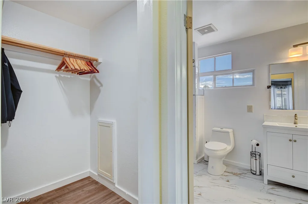 3725 Misty Falls, Las Vegas, NV 89129