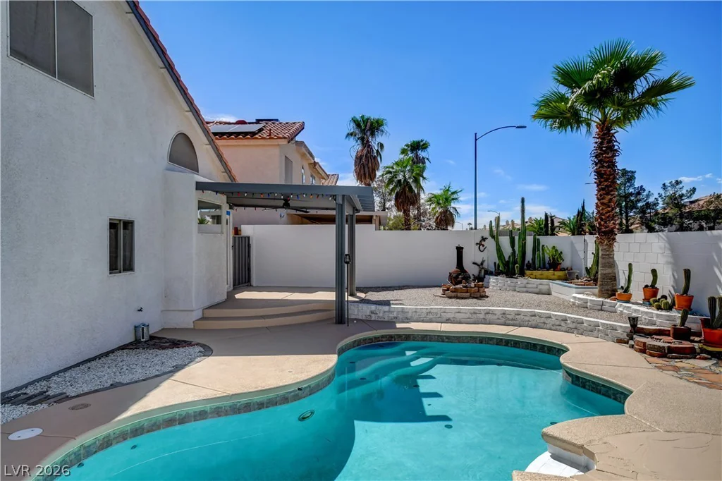 3725 Misty Falls, Las Vegas, NV 89129