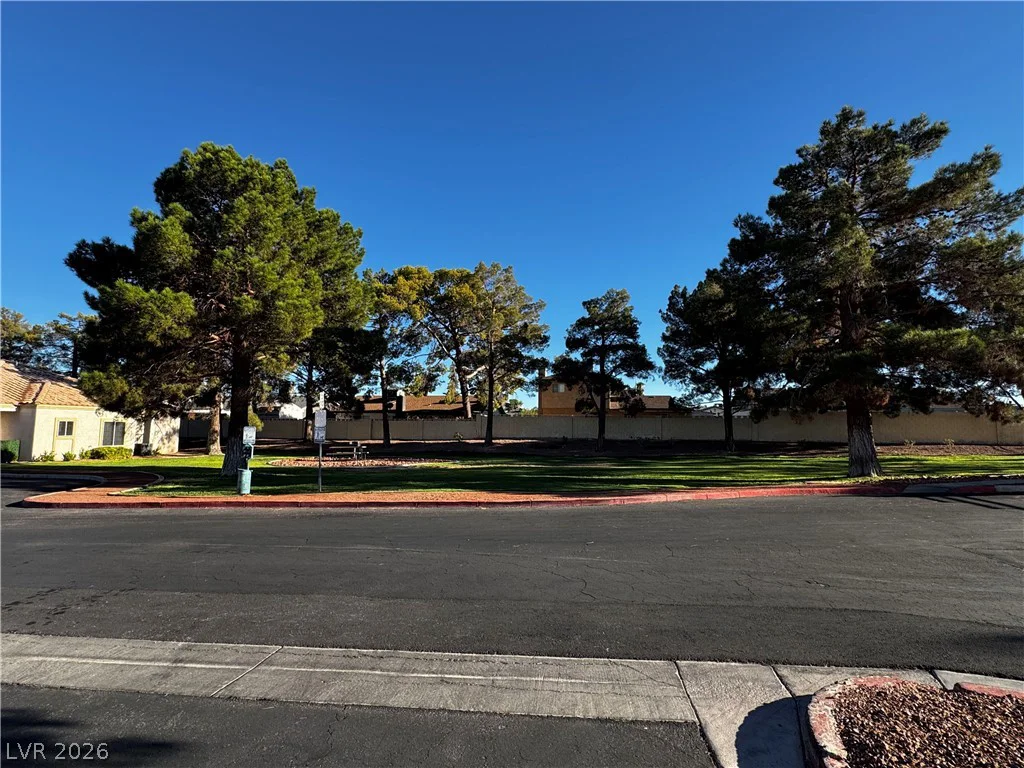1900 Torrey Pines, Las Vegas, NV 89108