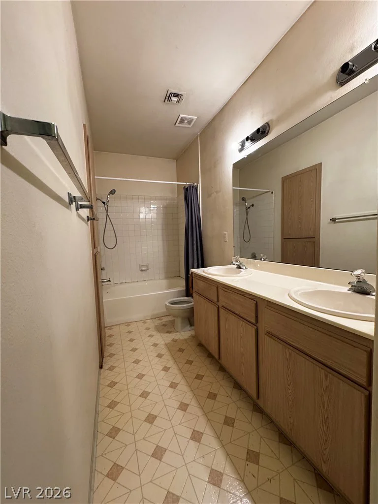 1900 Torrey Pines, Las Vegas, NV 89108