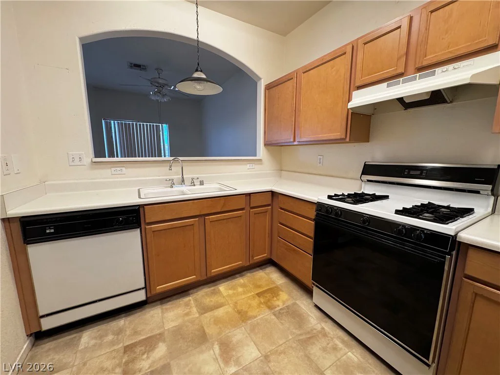 1900 Torrey Pines, Las Vegas, NV 89108