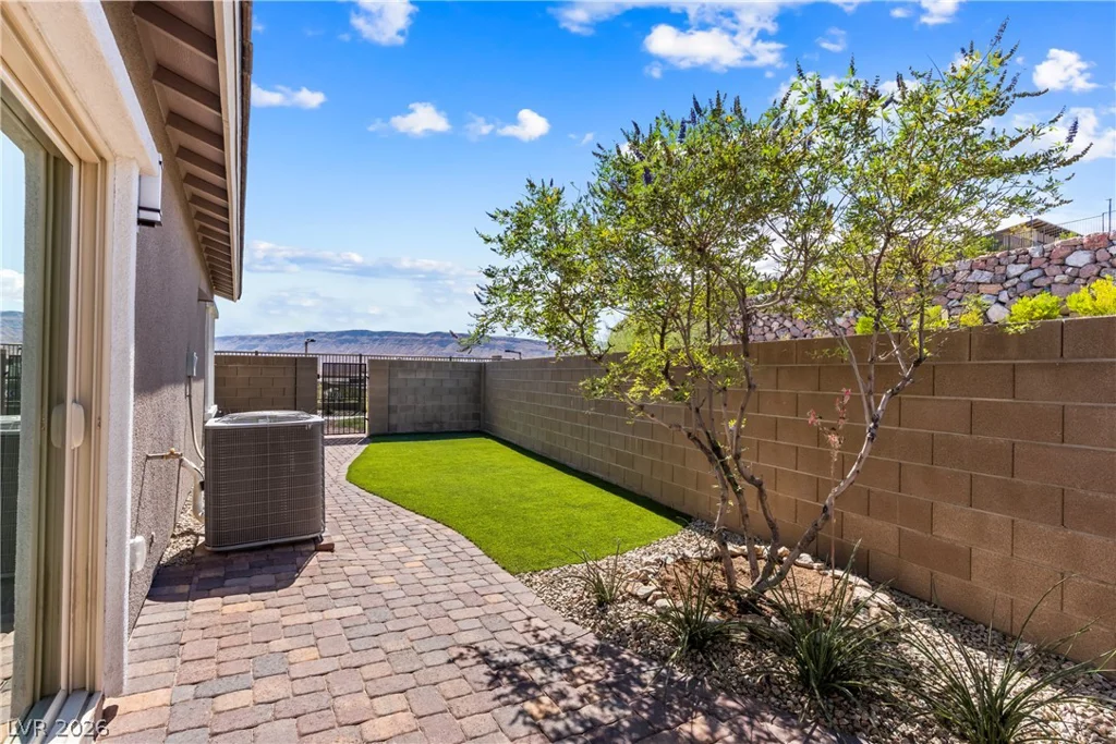 924 Kings Cliff, Las Vegas, NV 89138