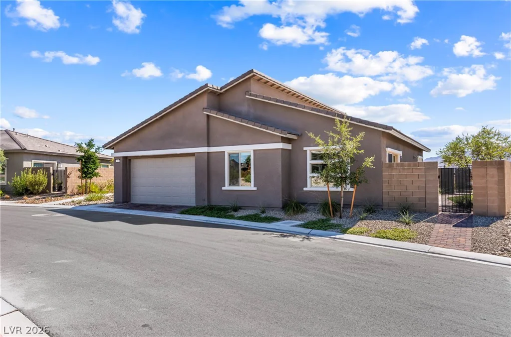924 Kings Cliff, Las Vegas, NV 89138