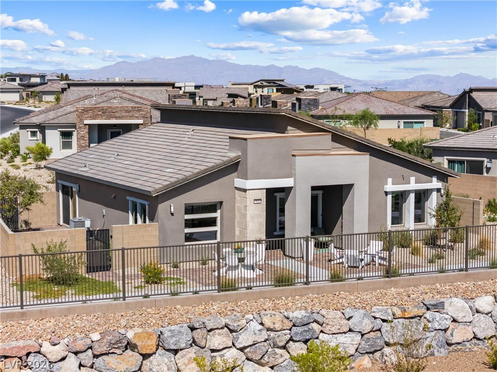 924 Kings Cliff, Las Vegas, NV 89138